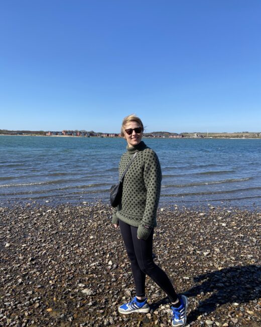 Islandic knitted sweater in olive color unisex