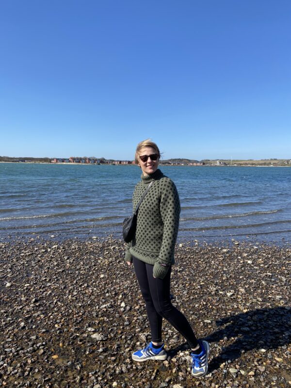 Islandic knitted sweater in olive color unisex