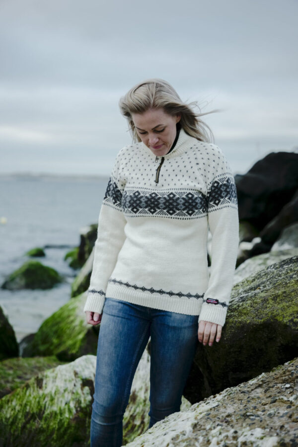 Norwegian wool sweater raglan sleeves