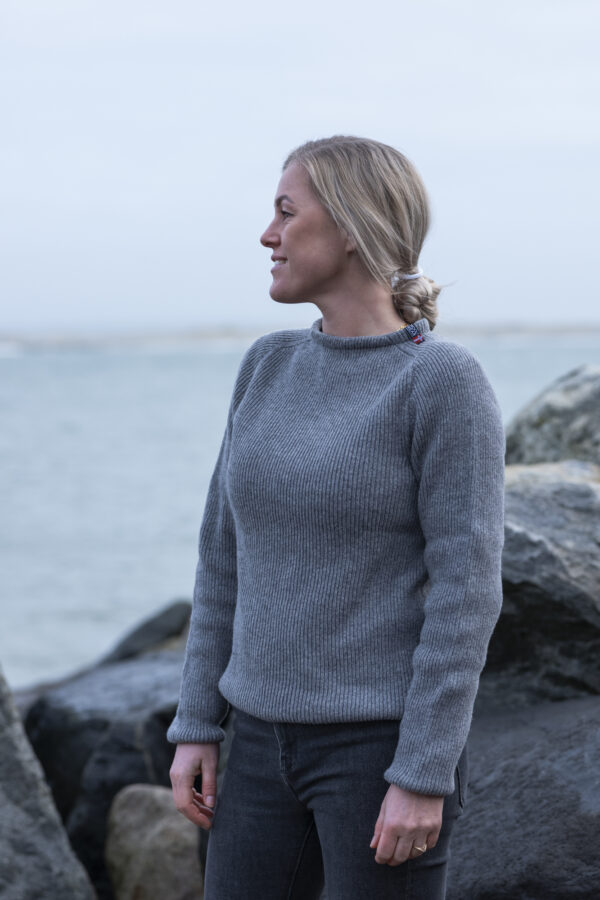 Stickad ylletröja 100% ull grå unisex - Bild 2