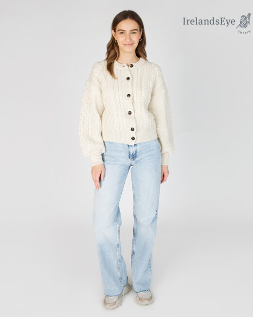 Stickad Aran kofta i 100% merino ull