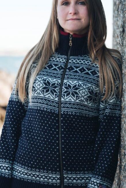 Norsk formstickad yllekofta